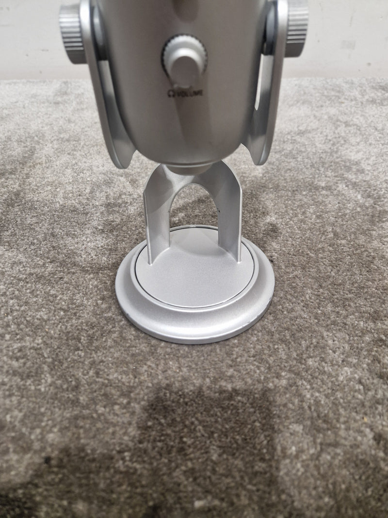 Blue Yeti - USB Condenser Microphone - Silver - Excellent - Image 5