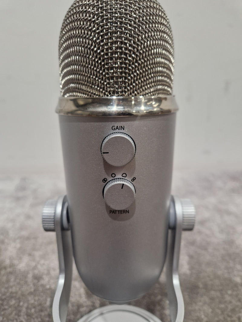 Blue Yeti - USB Condenser Microphone - Silver - Excellent - Image 11