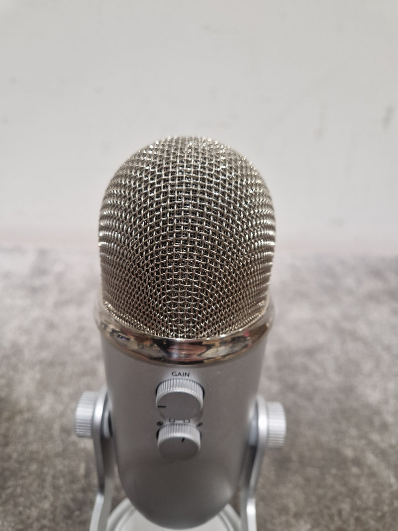 Blue Yeti - USB Condenser Microphone - Silver - Excellent - Image 12