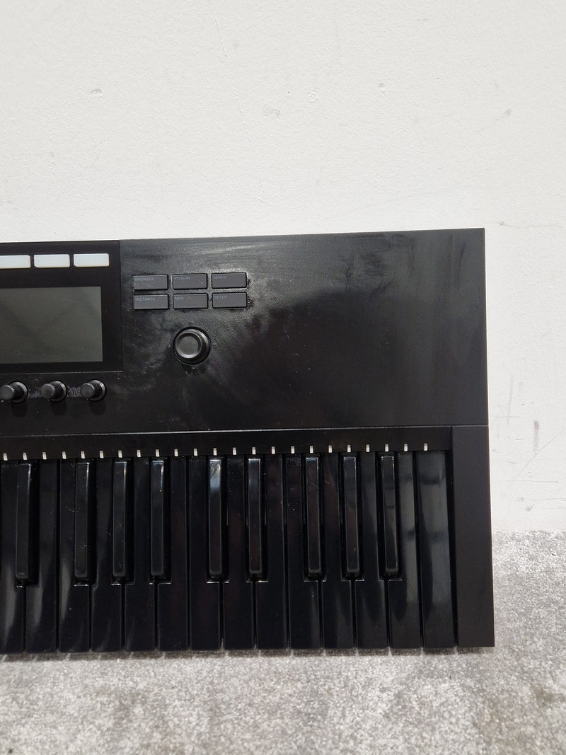 Native Instruments Komplete Kontrol S49 Limited Edition Black Keyboard - 49-Key Semi-Weighted, NKS Integration - Excellent w/ Original Box & Power Supply - Image 12
