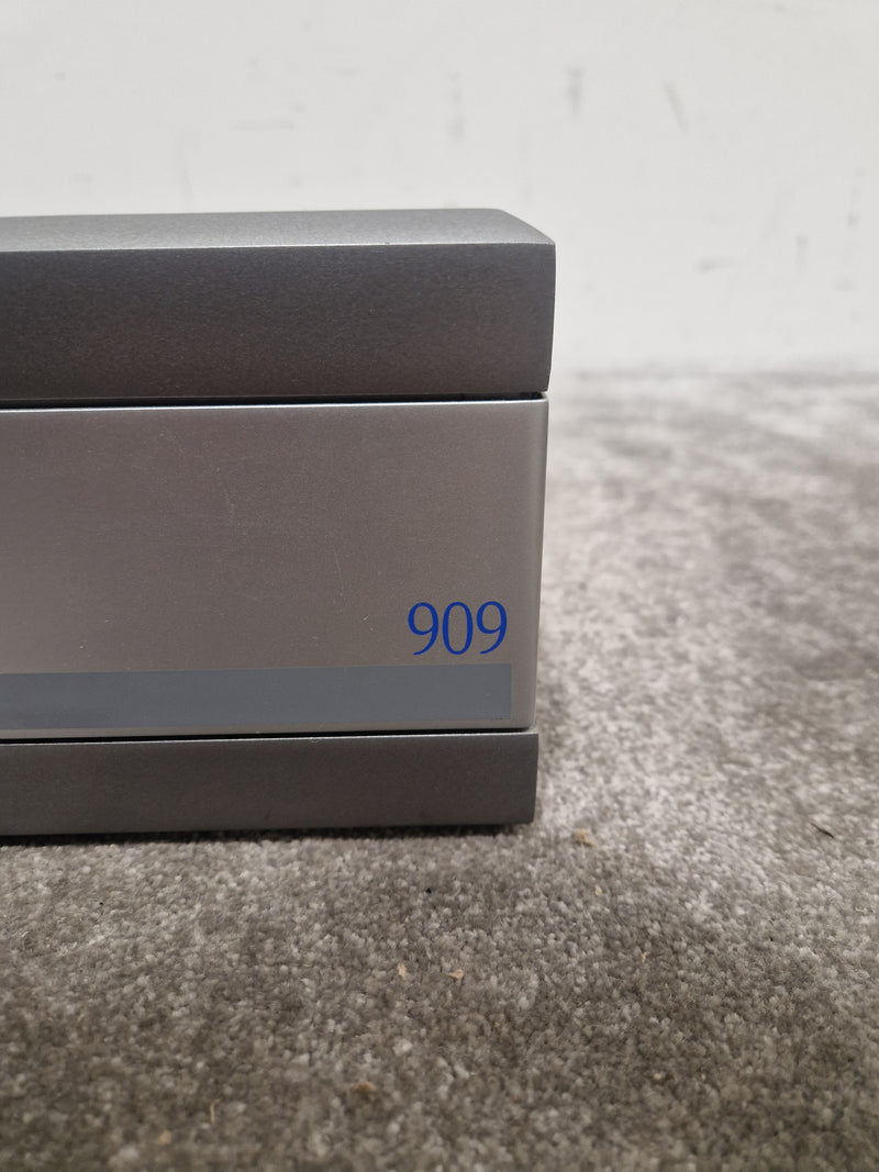 Quad 909 - Power Amplifier - Silver - Good - Image 6