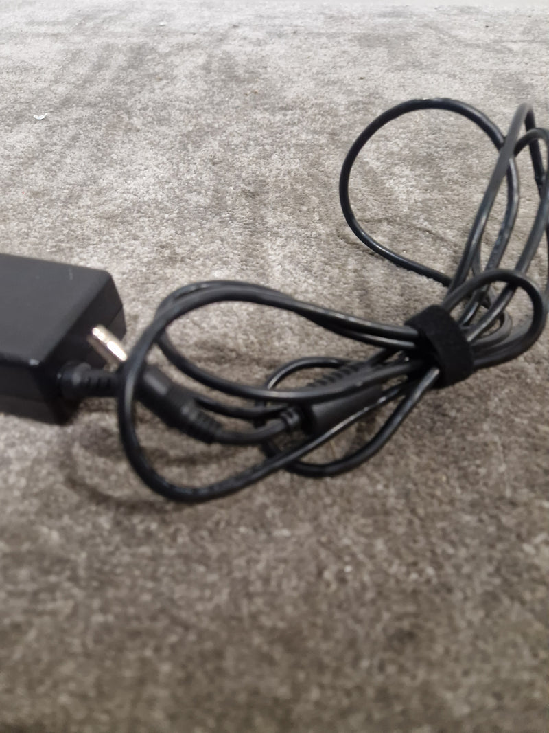 HP AC Adapter Charger 19V – AC Adapter - Excellent - Image 5