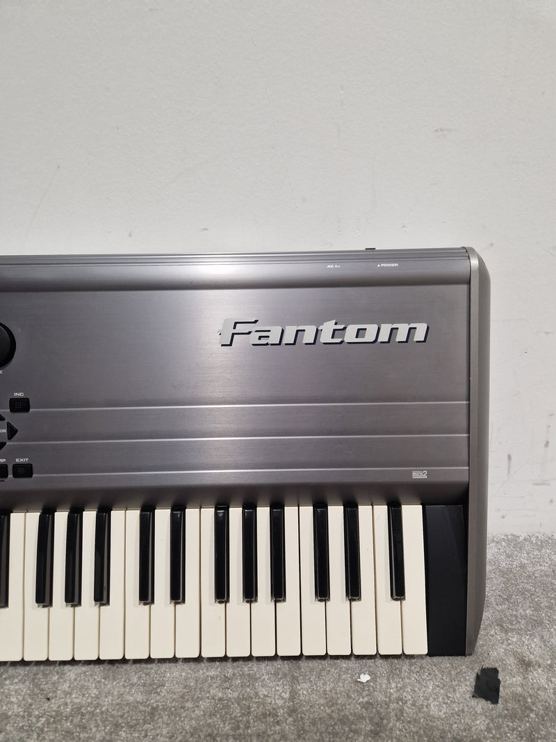 Roland Fantom - Workstation Keyboard - Silver/Black - Good w/ Soft Case, Power Cable - Image 3