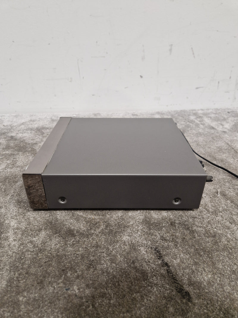 Denon UTP-250 - AM/FM Tuner Pre-Amplifier - Silver - Good - Image 7