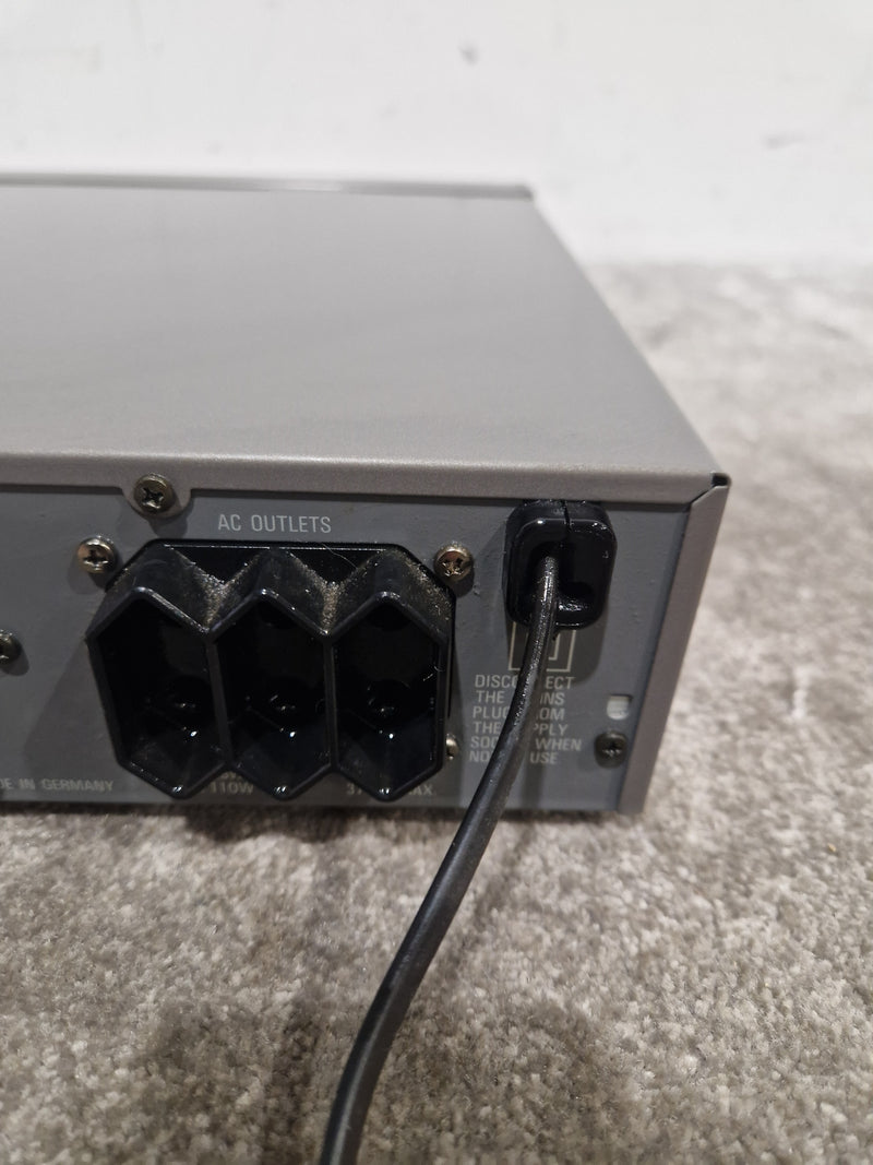 Denon UTP-250 - AM/FM Tuner Pre-Amplifier - Silver - Good - Image 2