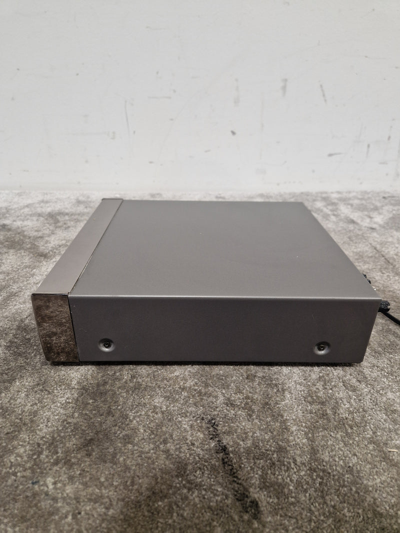Denon UTP-250 - AM/FM Tuner Pre-Amplifier - Silver - Good - Image 10