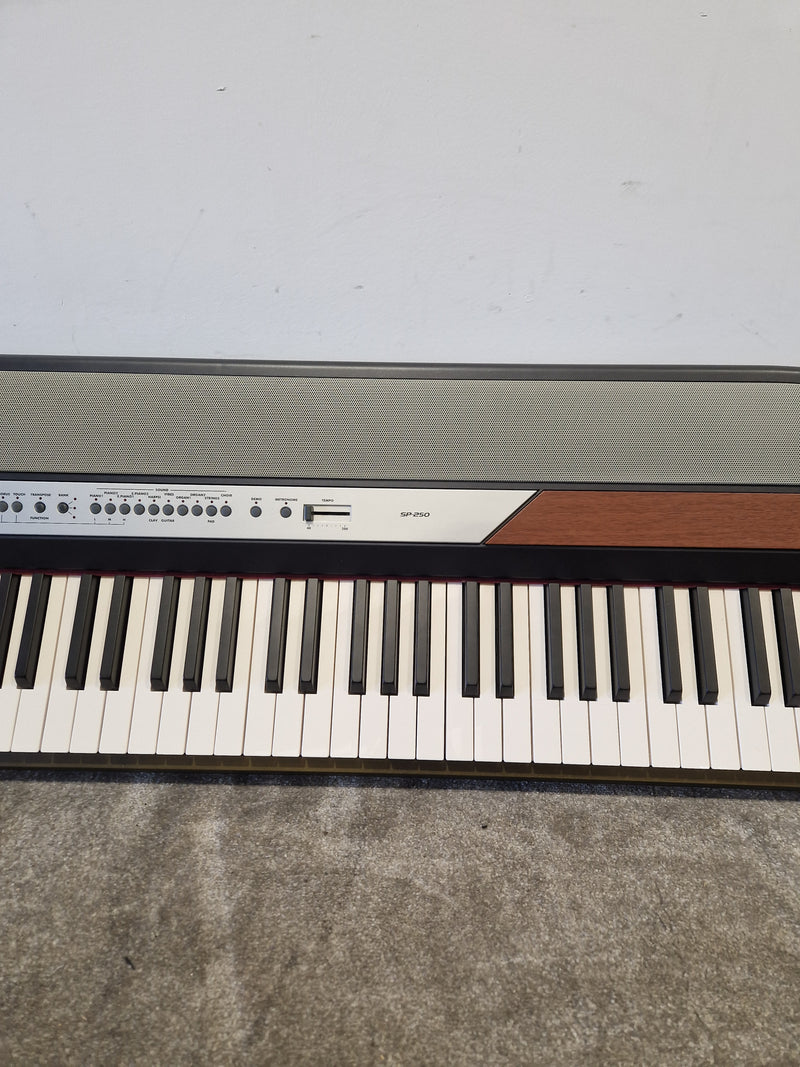 Korg SP-250 - Digital Piano - Silver/Black - Excellent w/ Power Supply & Original Box - Image 6