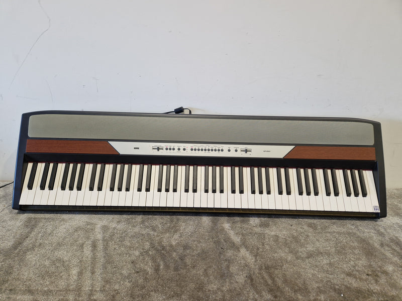 Korg SP-250 - Digital Piano - Silver/Black - Excellent w/ Power Supply & Original Box - Image 9