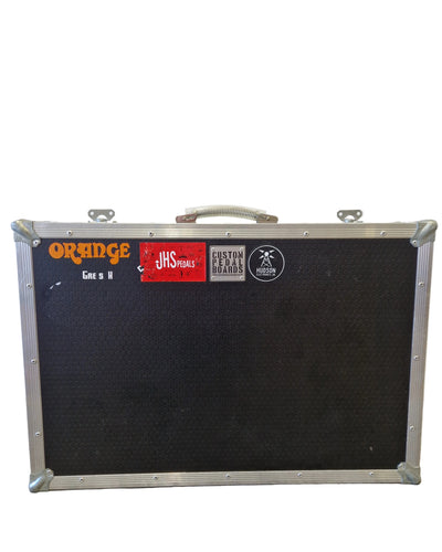 Custom Pedalboards UK - Large Pedalboard - Black with Flight Case - Good