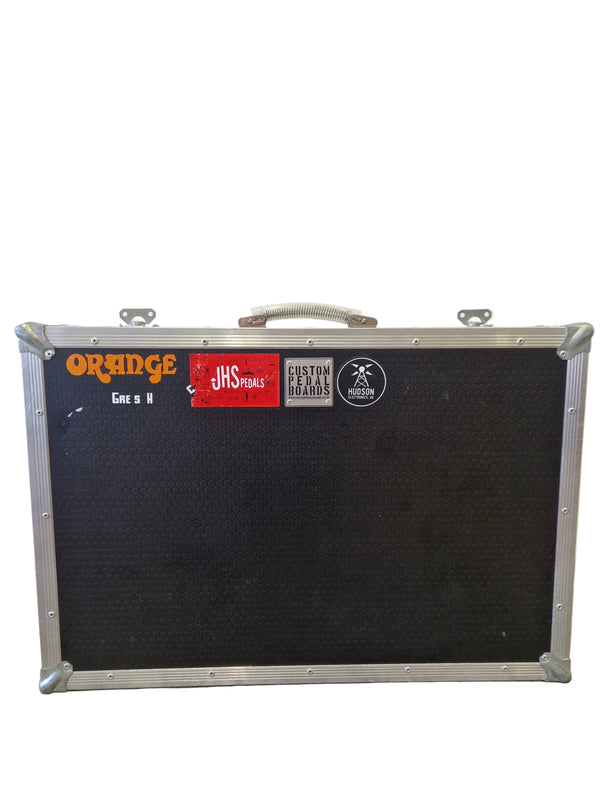 Custom Pedalboards UK - Large Pedalboard - Black with Flight Case - Good