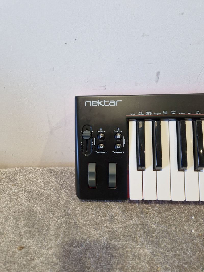 Nektar SE 49 - MIDI Keyboard - Good - Image 3