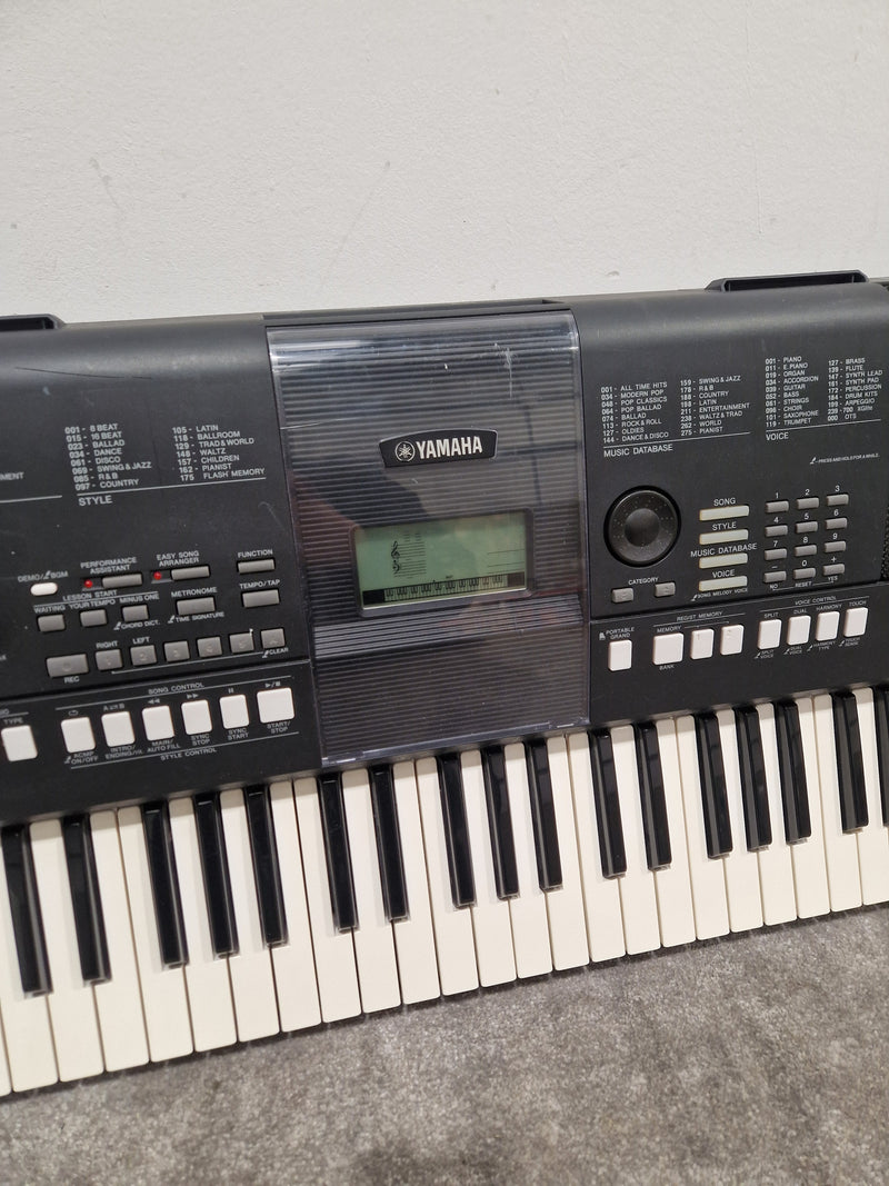 Yamaha PSR-E423 - Digital Keyboard - Black - Good - Image 13