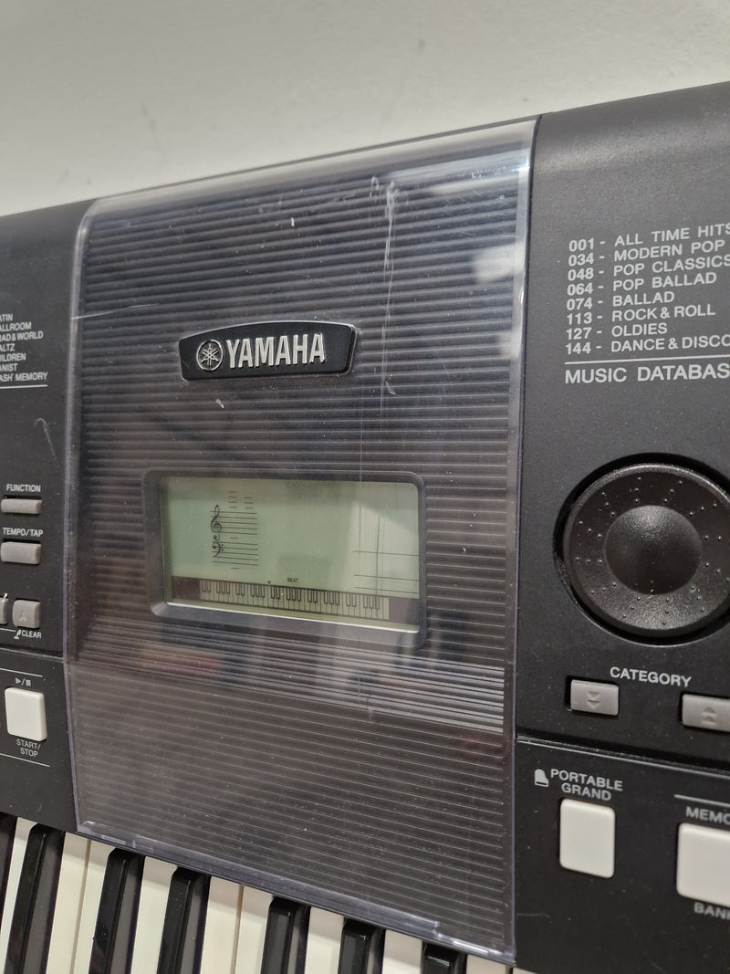 Yamaha PSR-E423 - Digital Keyboard - Black - Good - Image 6