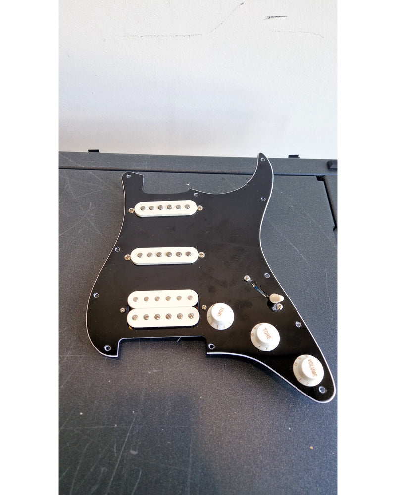 Squier 70s Stratocaster Loaded Pickguard Black - Electric Guitar Pickups - - Excellent - Image 7