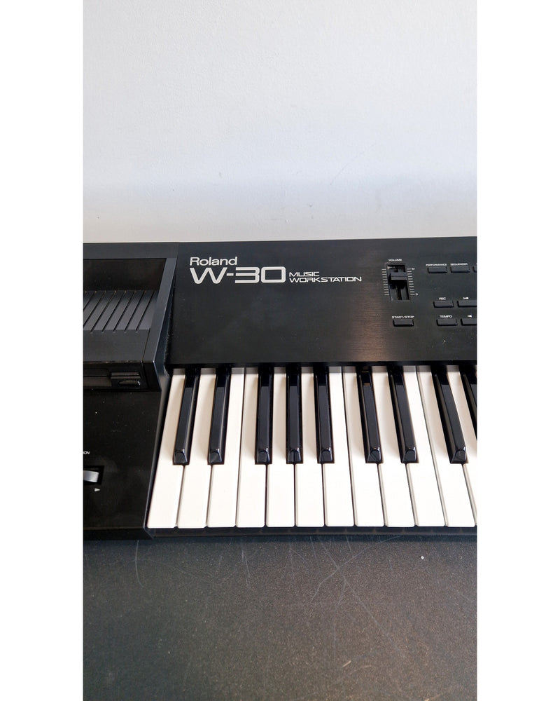Roland W-30 - Synthesizer Keyboards - Black - Excellent w/ Original Box, Power Supply, Manuals, floppy disks - Image 12