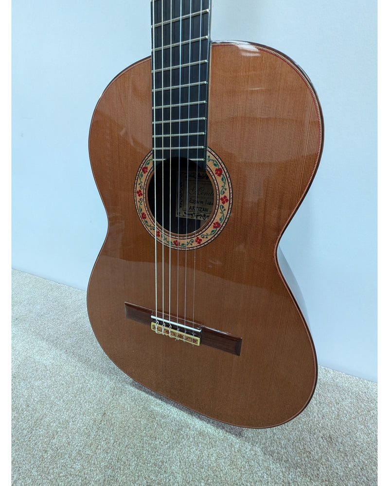 Mendieta Artisan Z - Acoustic Guitar - Excellent w/ Soft Case - image 5