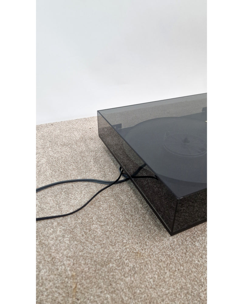 REGA Planar 3 Turntable - Iconic Design - Good - image 4