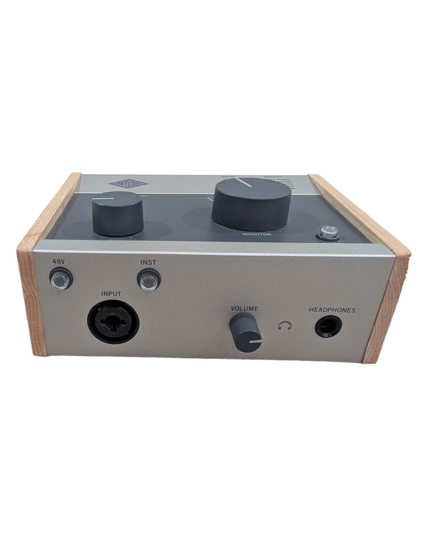 Universal Audio Volt 176 - Audio Interface - Silver/Black With Natural Wood Sides - Like New w/ Original Box