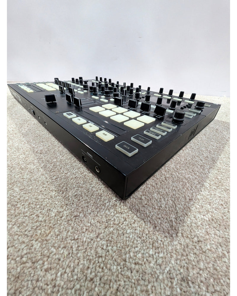 Traktor Kontrol S8 - DJ Equipment - Black - Good - image 5