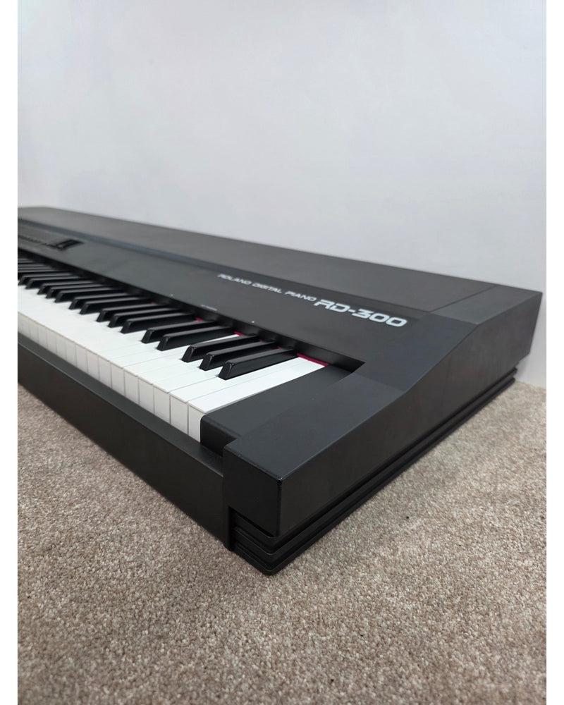 Roland RD-300 - Digital Piano - Black - Excellent w/ Hard Case - image 7