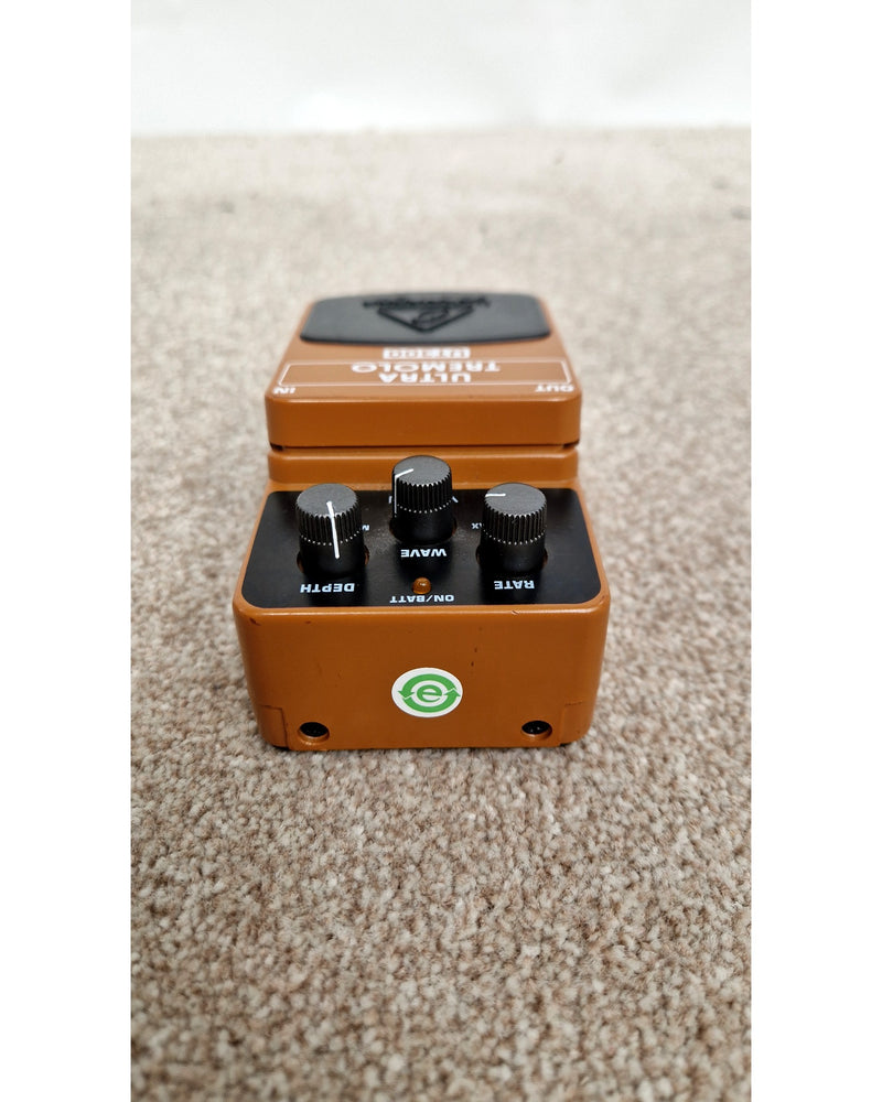 Behringer Ultra Tremolo UT300 pedal - Excellent - image 4