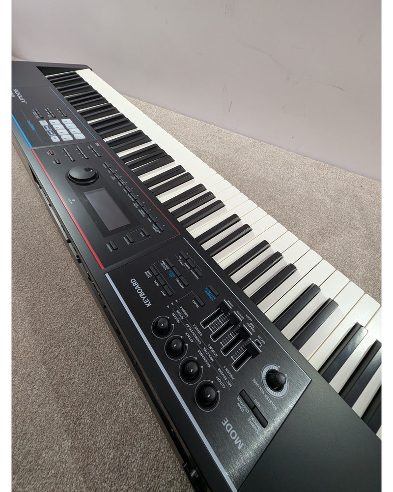 Roland JUNO-DS88 - Synthesizer - Black - Very Good w/ Soft cover & Power Supply - image 9