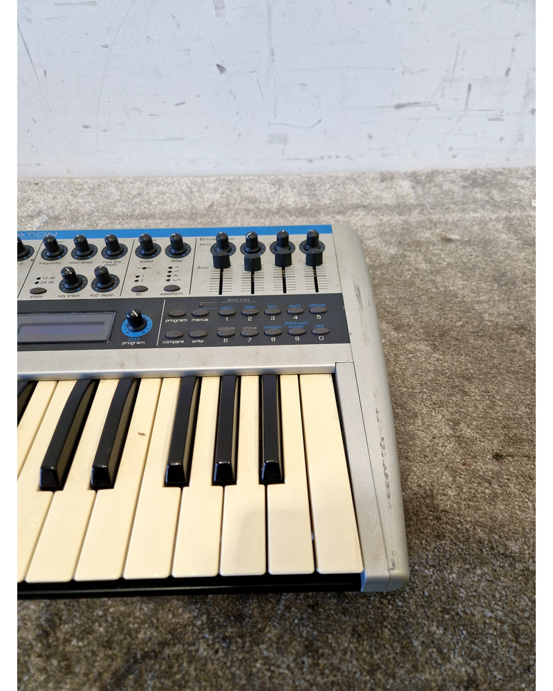Novation K-Station Synthesizer Keyboard - Compact Design - Good - Image 12