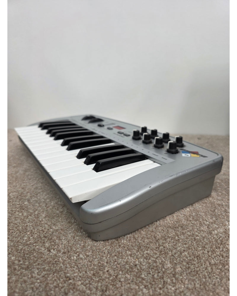 M-Audio Oxygen 8 - MIDI Controller - Good - image 10