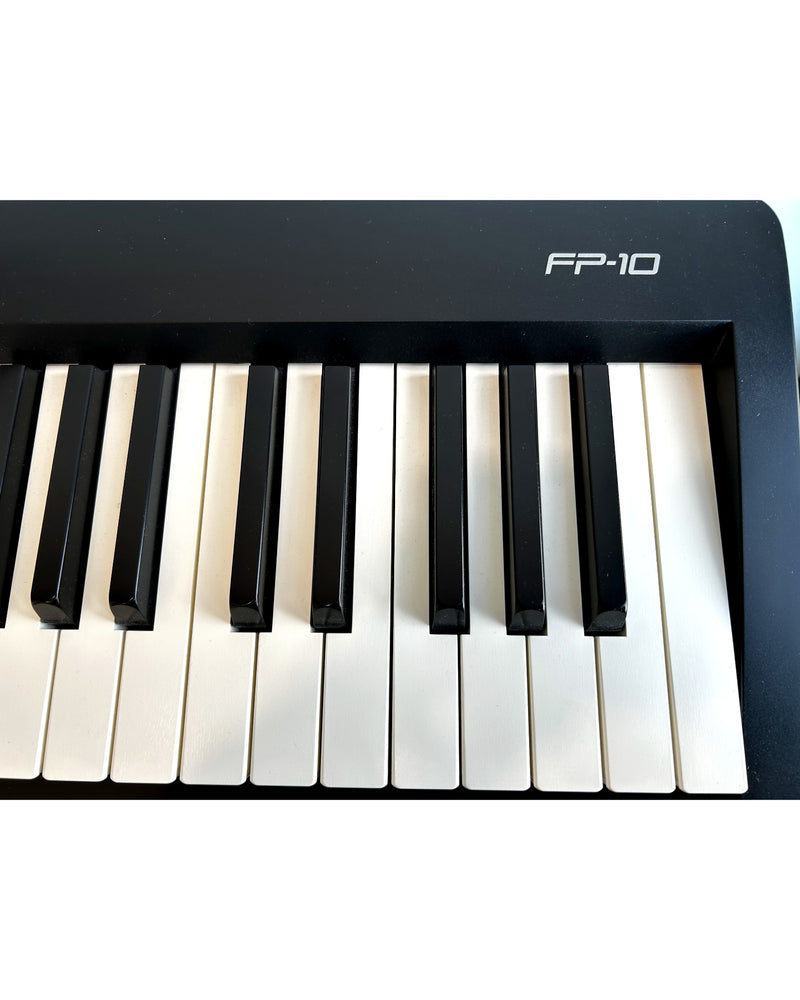 Roland FP-10 - Digital Piano - Black - Excellent w/ Power Supply - image 4