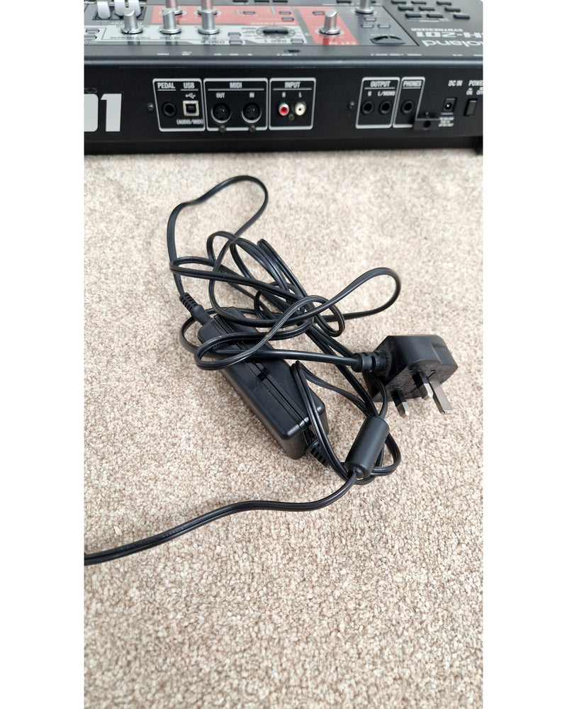 Roland SH-201 - Synthesizer Keyboards - Excellent w/ Soft Case & Power Supply - image 14