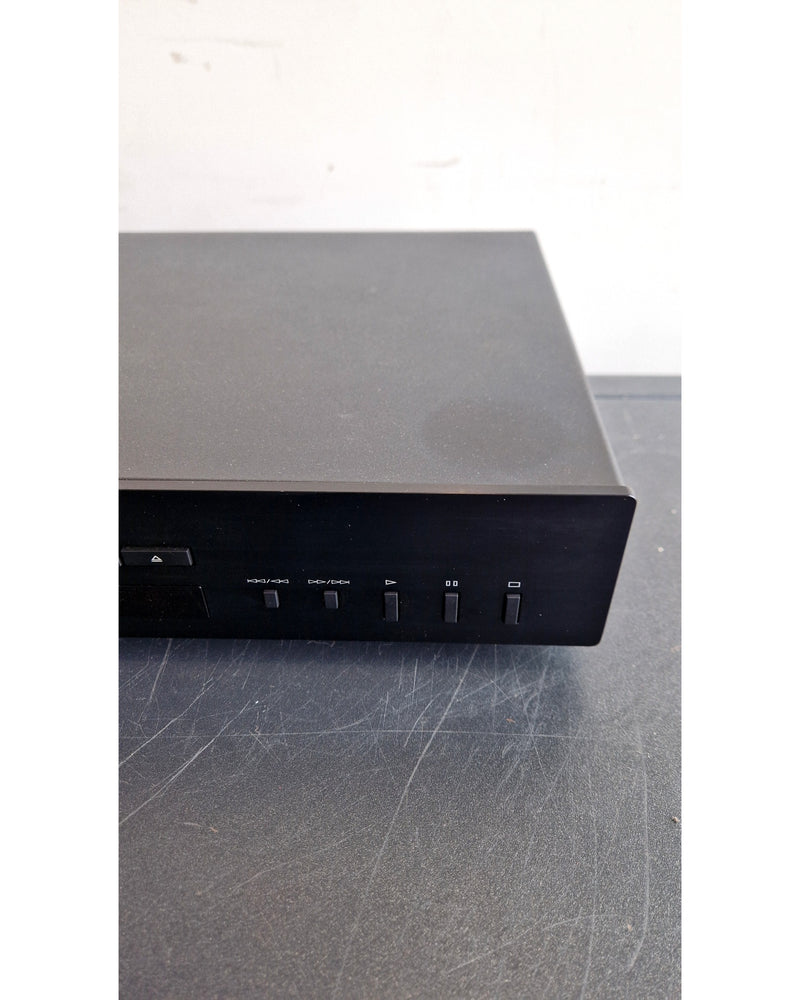 Yamaha CD-S303 - CD Player - Excellent w/ Original Box - image 2