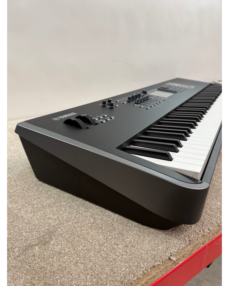 Yamaha MODX8 - Synthesizer - Black - Excellent w/ Power Supply - image 5