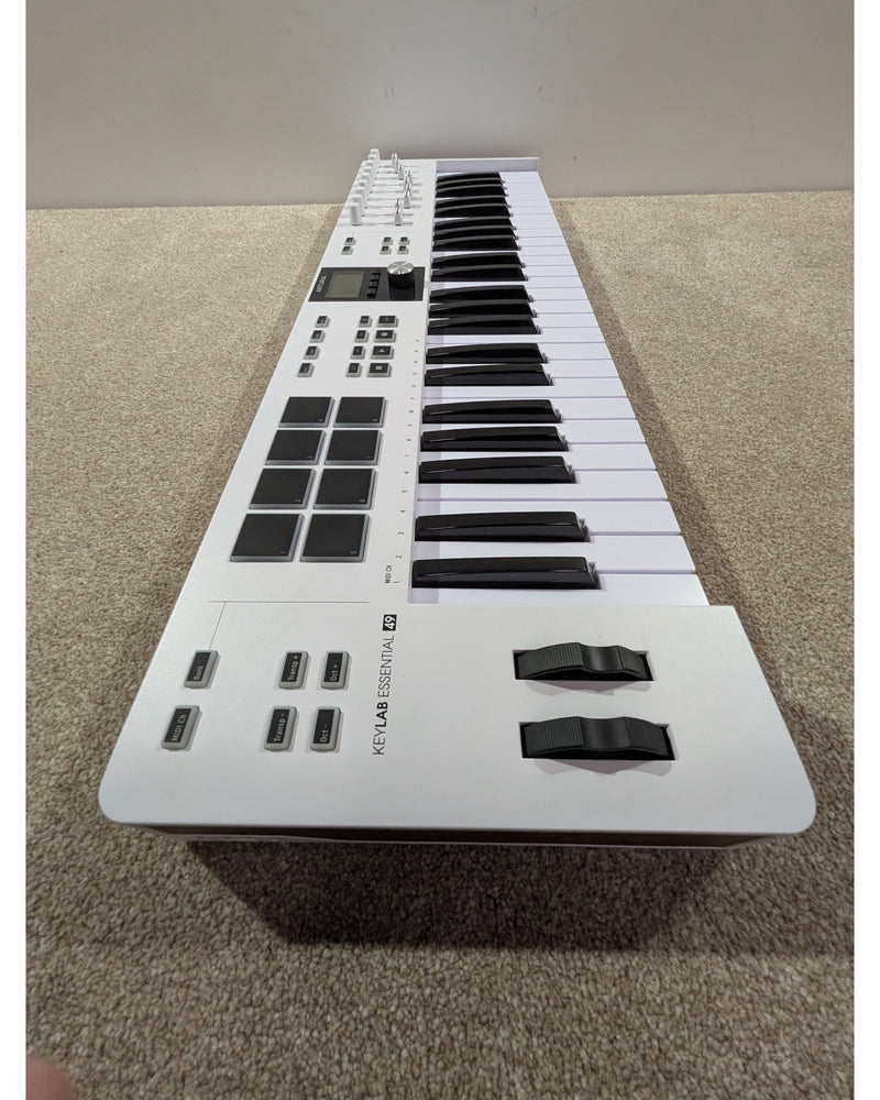Arturia KeyLab Essential mk3 - MIDI Controller - White - Excellent - image 15