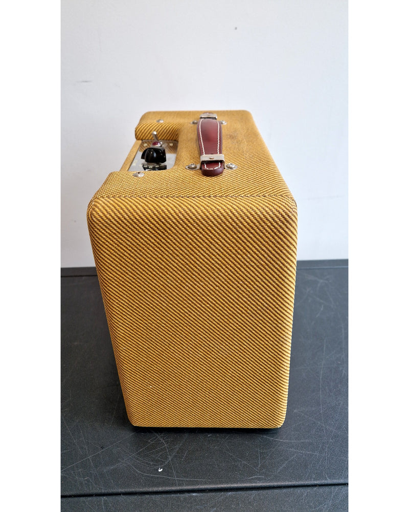 Fender 57 Champ - Guitar Amplifiers - Very Good w/ Soft Case - Image 10