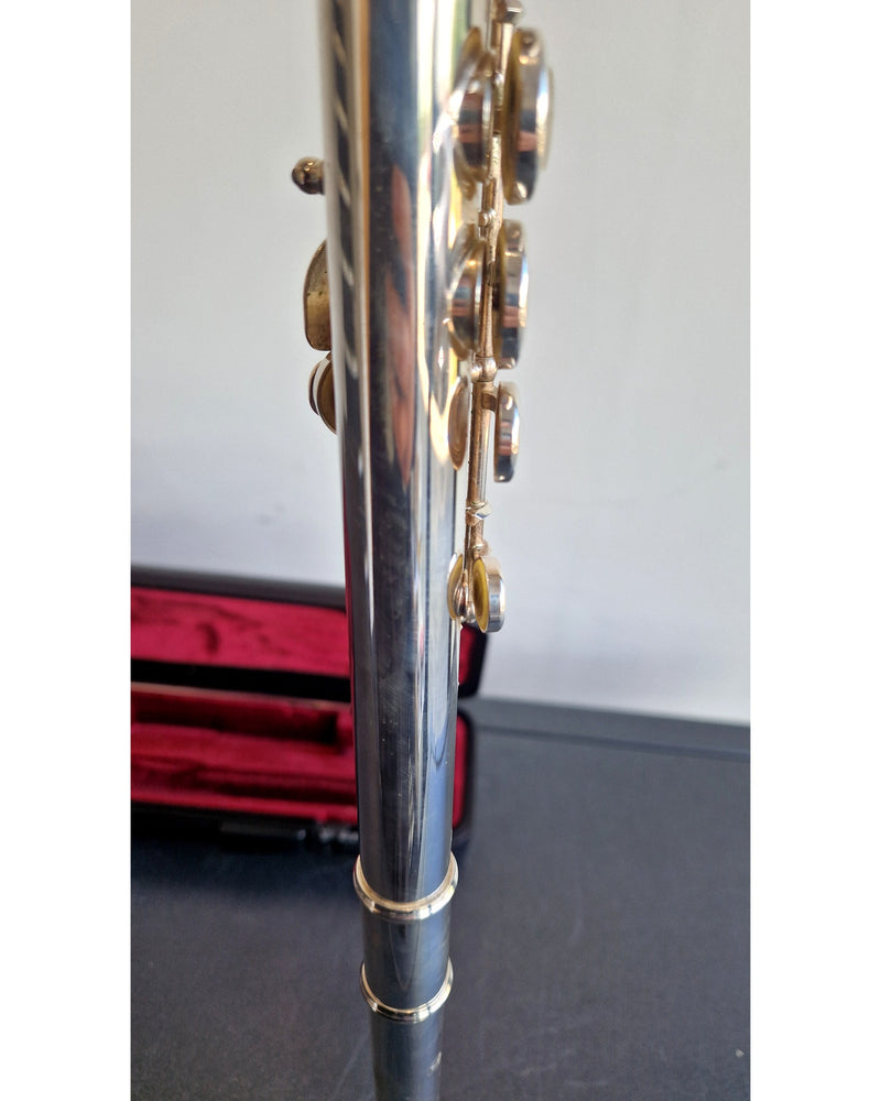Yamaha YFL-381 - Wind Instrument - Silver - Very Good w/ Hard Case & Cleaning rod - Image 3