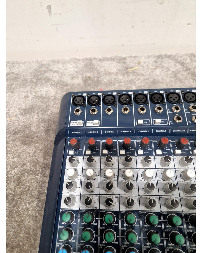 Soundcraft Signature 12 - Mixer - Spares or Repair - Image 16
