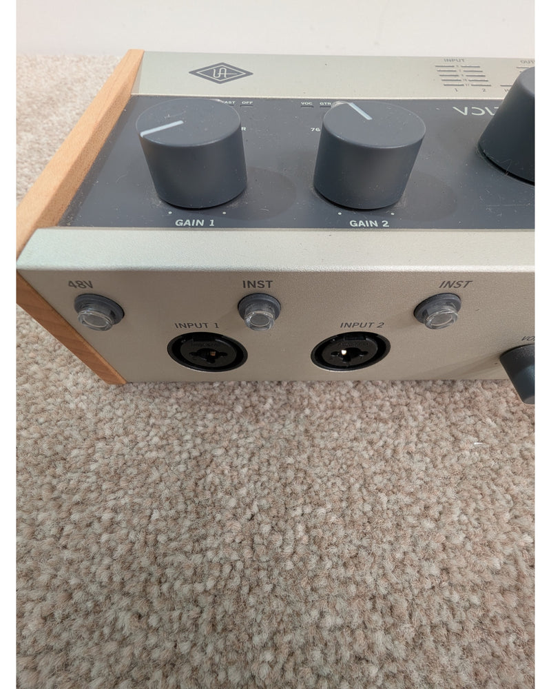 Universal Audio Volt 276 USB Audio Interface - Audio Interface - Silver/Black/Natural Wood - Excellent w/ Original Box & Cables - image 5