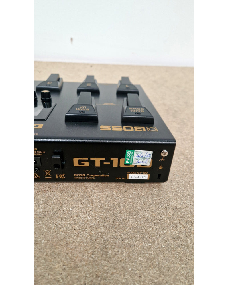 Boss GT-100 - Multi-Effects Pedals - Excellent w/ Soft Case & power supply - Image 11
