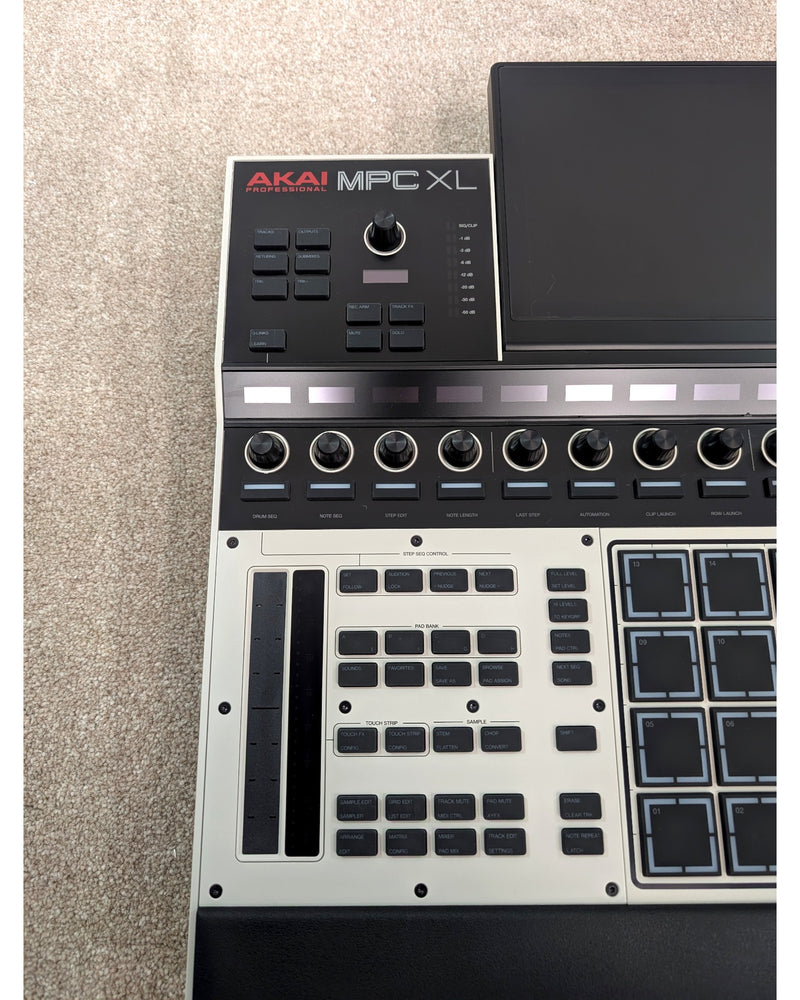 Akai MPC XL - Samplers & Sequencers - Grey/Black - Like New w/ Original Box & Manuals - image 3