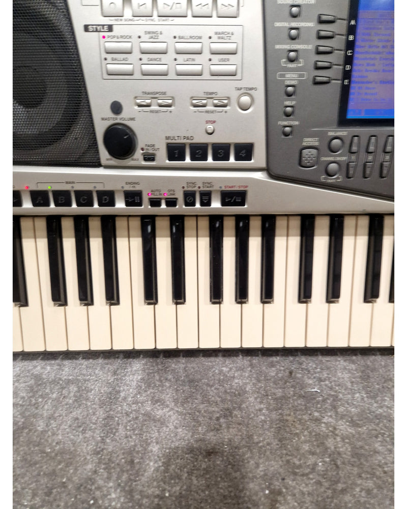 Yamaha PSR-2000 - Digital Keyboard - Silver/Gray - Very Good w/ stands - Image 20