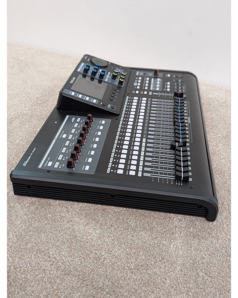 TASCAM DP-32SD - Recorder - Black - Excellent w/ Manuals - image 13