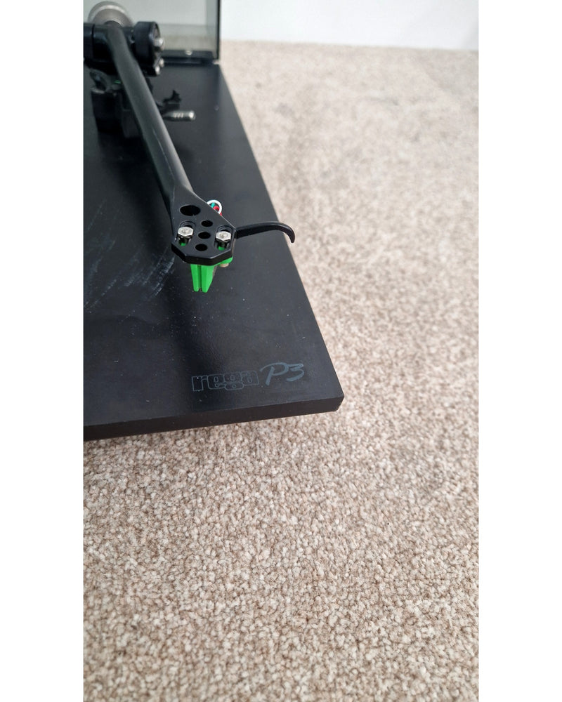 REGA Planar 3 Turntable - Iconic Design - Good - image 9