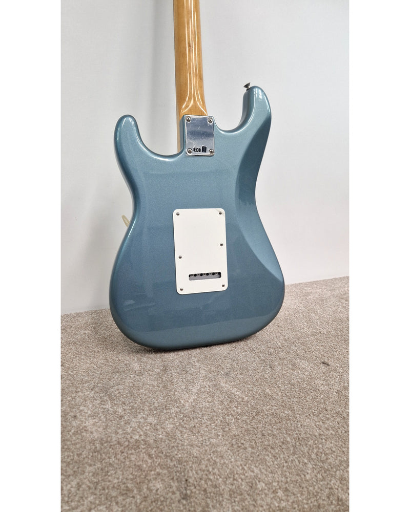 Fender Vintera '60s Stratocaster - Electric Guitar - Blue - Like New w/ Hard Case - image 17
