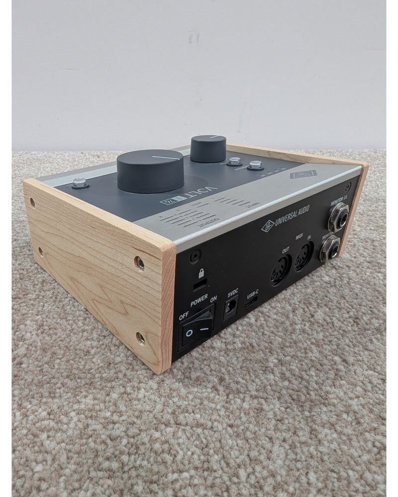 Universal Audio Volt 176 - Audio Interface - Silver/Black With Natural Wood Sides - Like New w/ Original Box - image 6