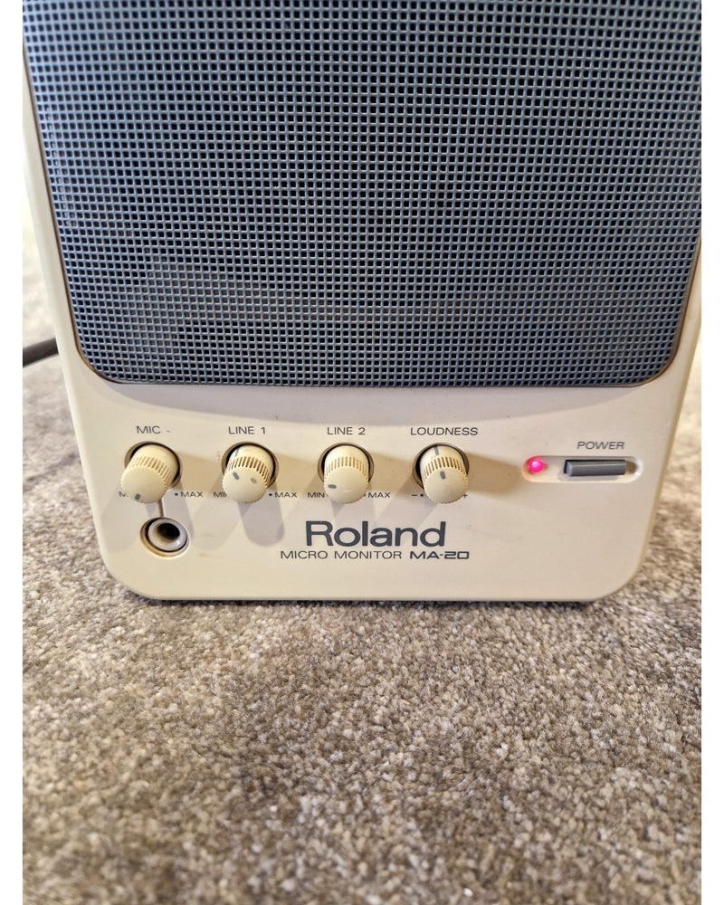 Roland MA-20 - Micro Monitor - Cream/White - Fair - Image 10
