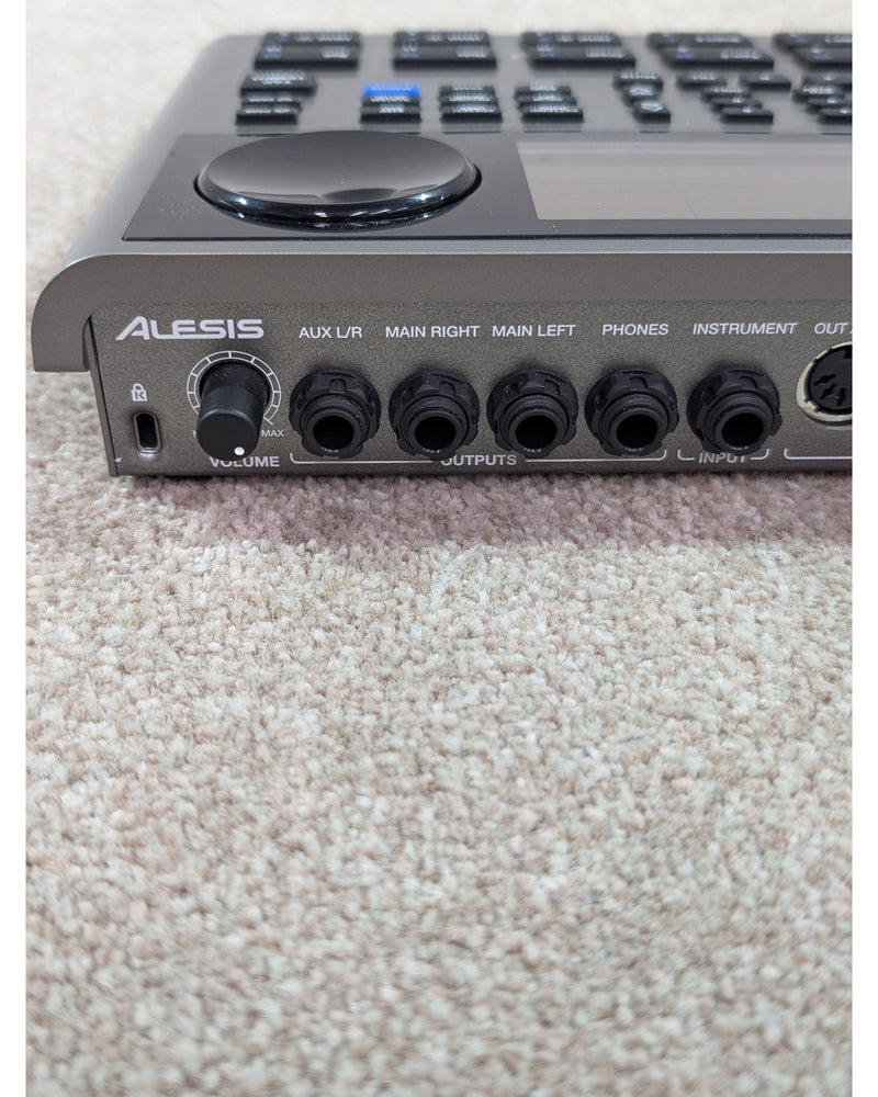 Alesis SR18 - Drum Machine - Grey - Excellent w/ Original Box & Manuals - image 9