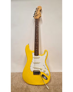 Squier Affinity Stratocaster Indonesia - Electric Guitars - Yellow - Very Good - Image 2