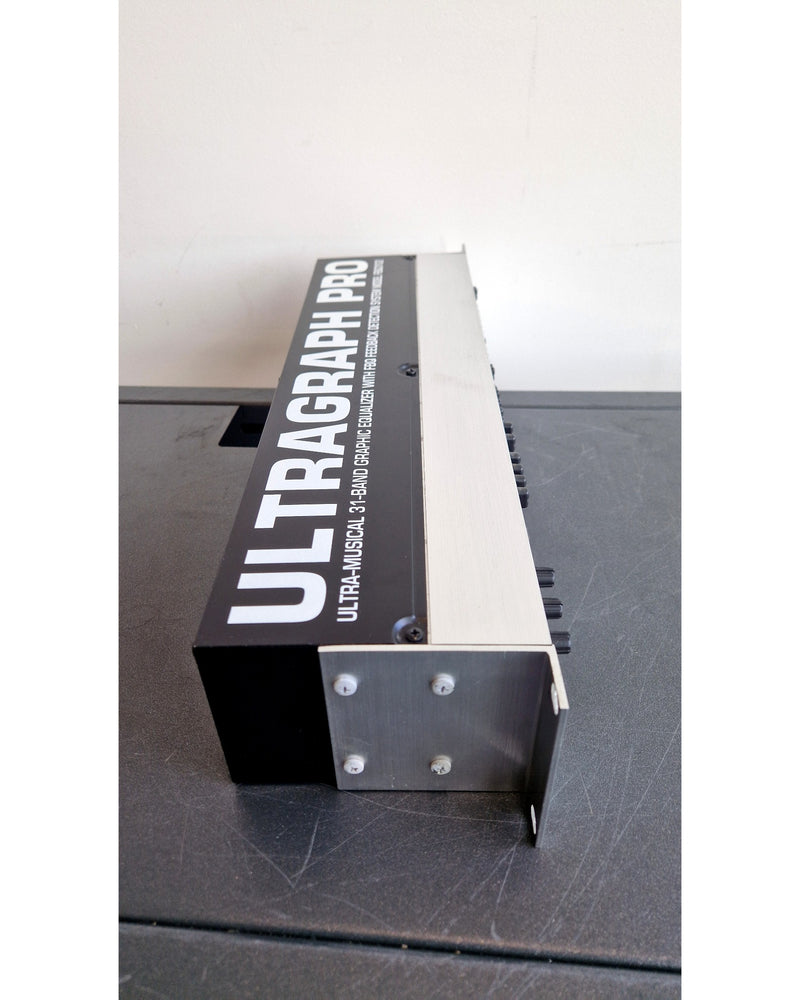 Behringer Ultragraph Pro FBQ3102 - Equalisers - Excellent w/ Manuals & Power Supply - Image 8