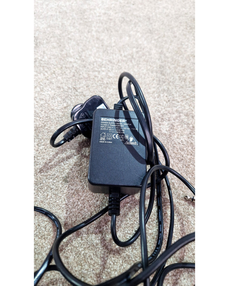 Behringer Bass V-Amp - Multi-Effects Pedal - Silver - Good w/ Soft Case & Power Supply - image 9