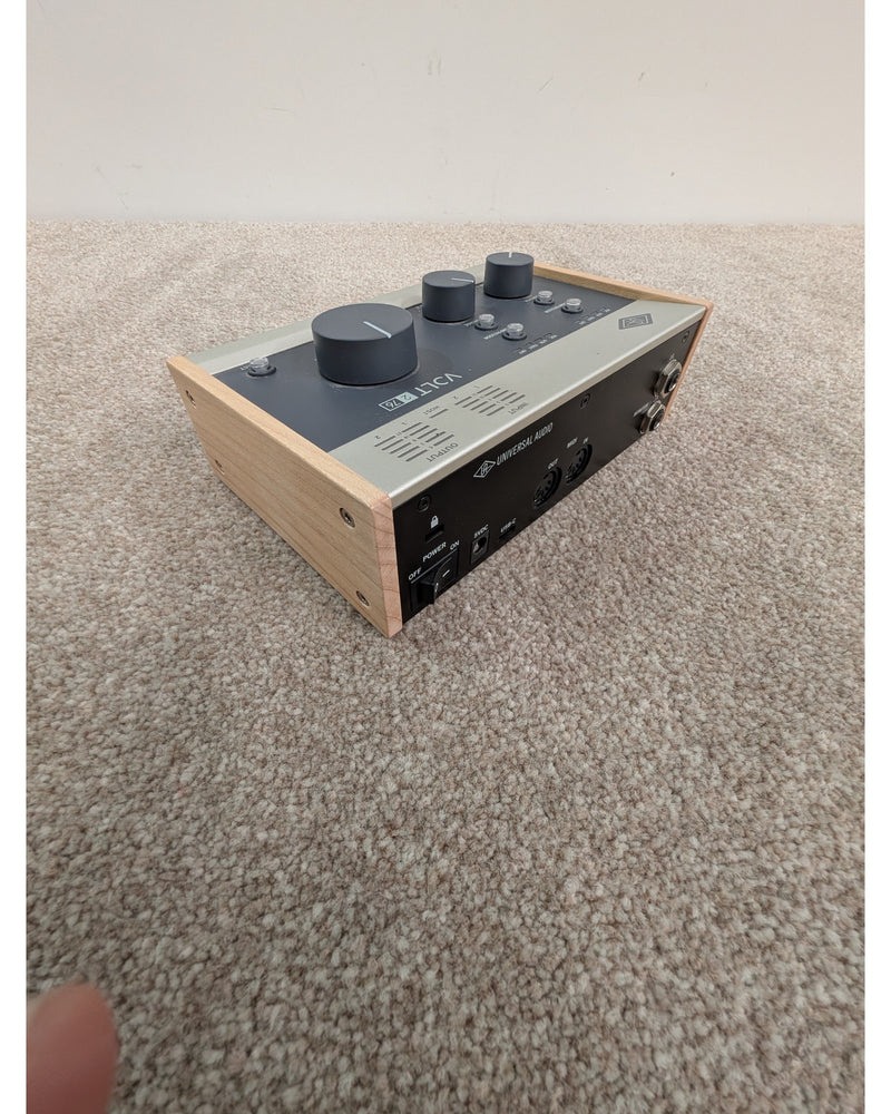 Universal Audio Volt 276 USB Audio Interface - Audio Interface - Silver/Black/Natural Wood - Excellent w/ Original Box & Cables - image 12